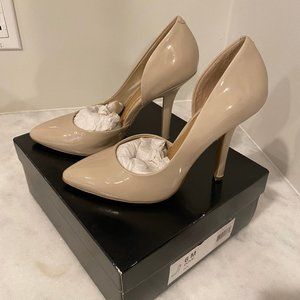 BCBG Paris Nude Stiletto Patent Heels SZ 6 M JAZE Work Career Color DOVE Nude